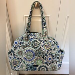 Vera Bradley Women's Medium Traveler Bag
Sketched Medallion